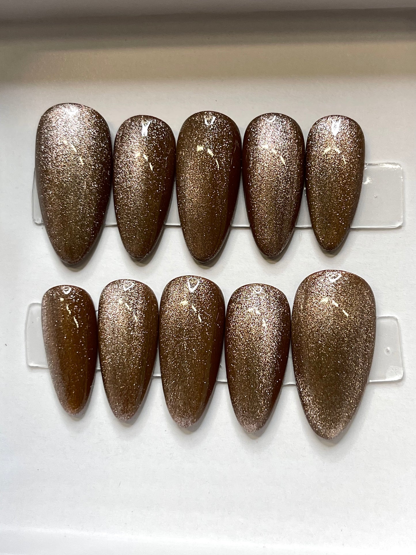Chocolate Cateye